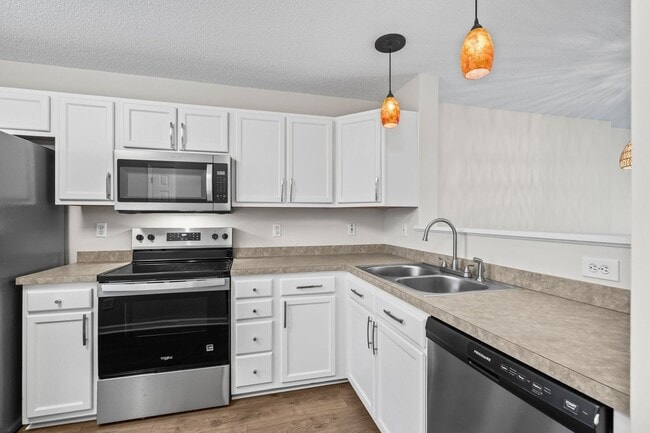 Building Photo - 3574 Evergreen Way