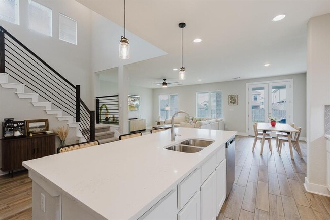 Building Photo - 1104 Lickety Ln