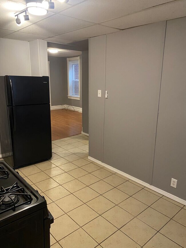 Building Photo - 4238 Botanical Ave