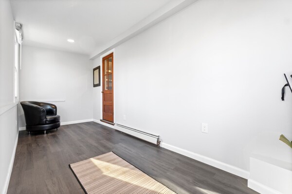 Building Photo - 30 Liberty St