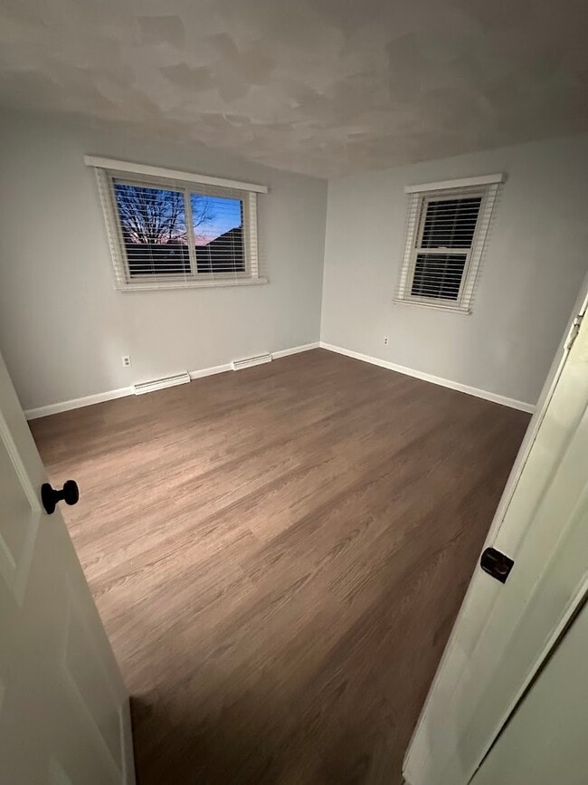 Building Photo - 84 Neptune St