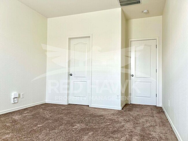 Building Photo - 9728 E Axle Ave