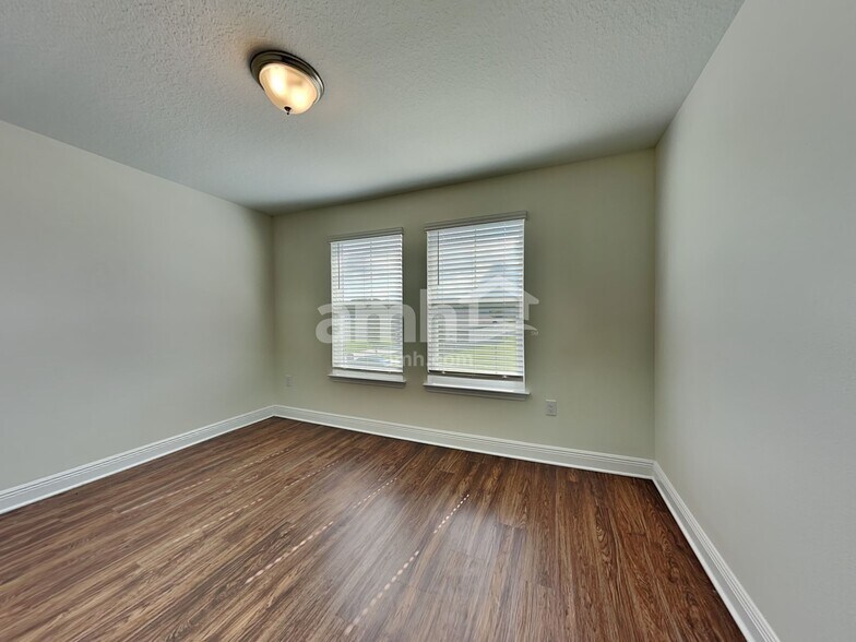 Building Photo - 20299 Calla Lily Dr