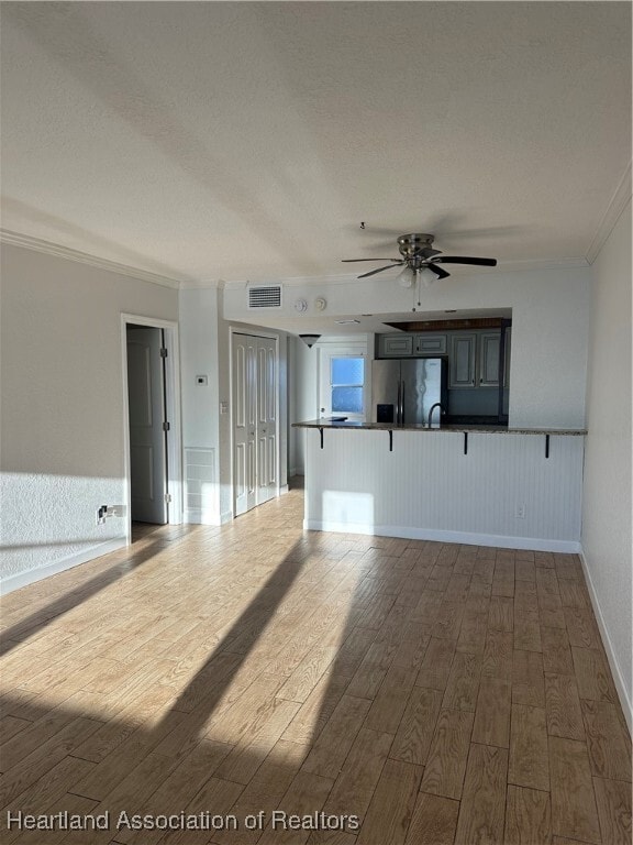 Building Photo - 2131 Lakeview Dr