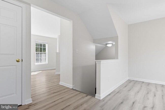 Building Photo - 43742 Tolamac Dr