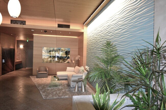 Building Photo - LUXURY 3 BEDROOM CONDO in the Unique Urban Enclave  of Palentine. Walk to Balboa Park! Parking wi...