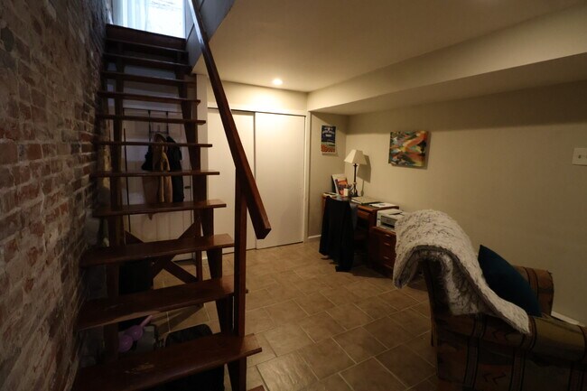 Building Photo - 280 S 23rd St