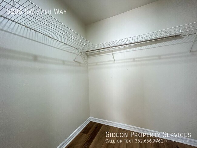 Building Photo - 5206 SW 97 Way