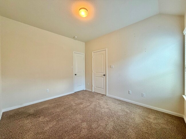 Building Photo - 908 Arvada Dr