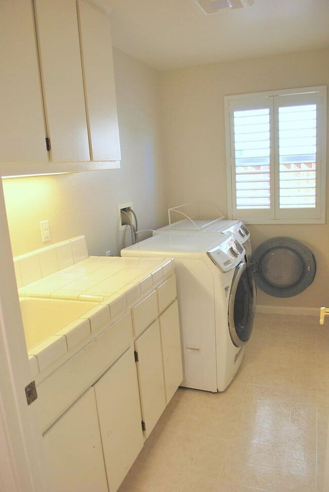 Building Photo - Wonderful Detached Home in Sought After San Ramon Neighborhood ! Trevari at Gale Ranch !