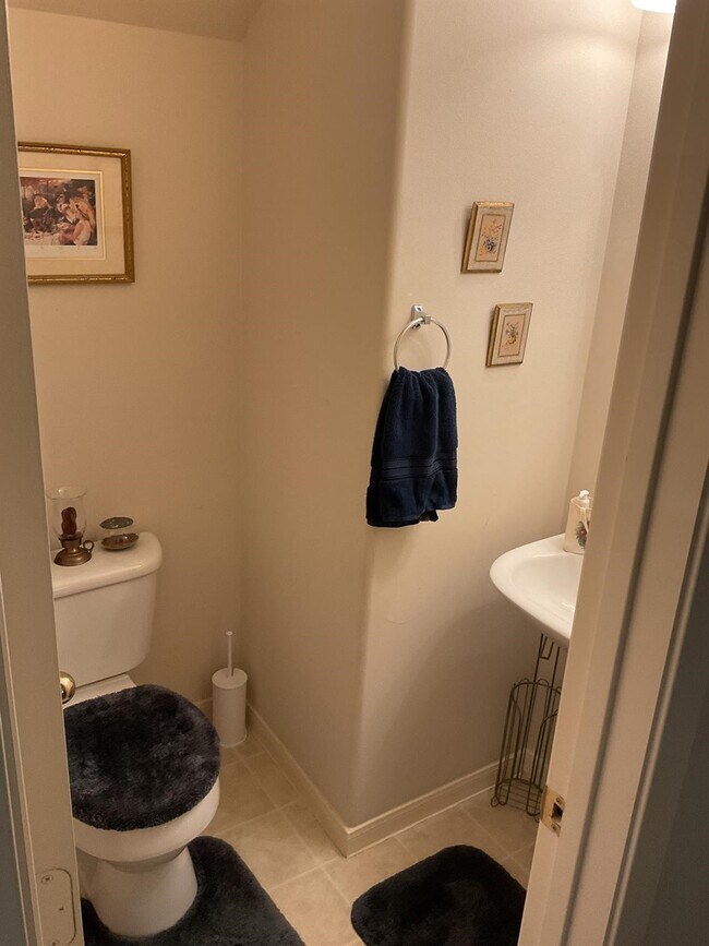 Building Photo - 6421 Austinville Dr