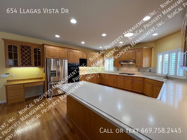 Building Photo - 654 Llagas Vista Dr