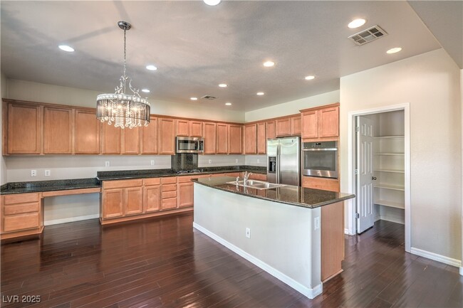 Building Photo - 2464 Sturrock Dr