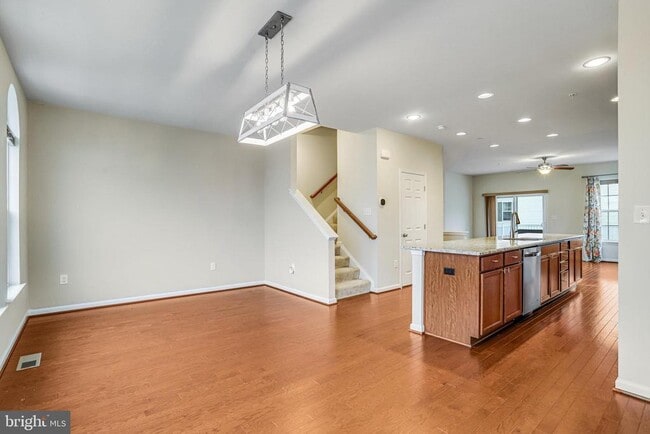 Building Photo - 5918 Jefferson Commons Way