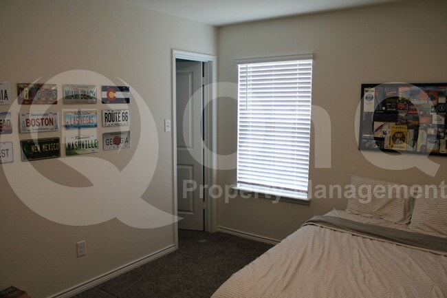 Building Photo - 1604 Silver Landing Trail