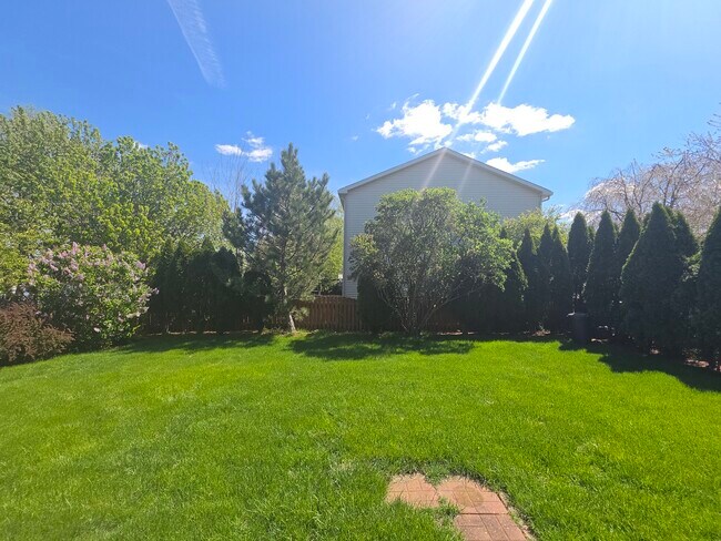 Building Photo - 579 Scott Ln