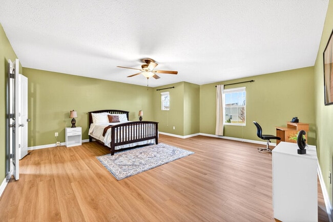 Building Photo - 1961 Creek Bank Dr