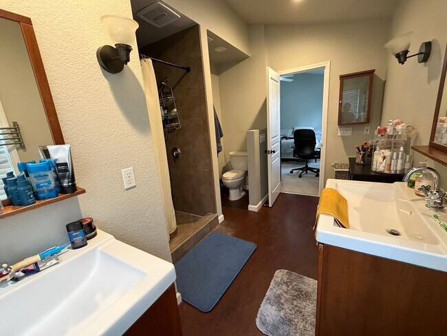 Building Photo - Remodeled 4-Bed Home with Pool in Charming Laguna West, Elk Grove Available now- Photos COMING SOON!