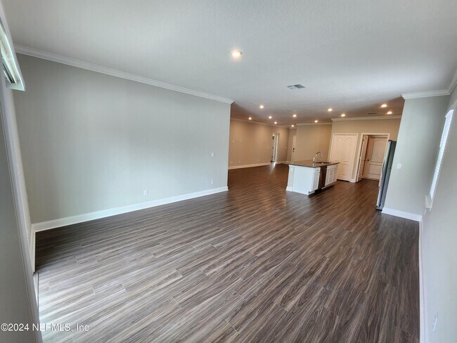 Building Photo - 2599 Lantana Ln
