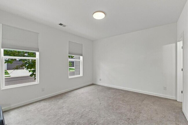Building Photo - 1077 Glen Opal Dr
