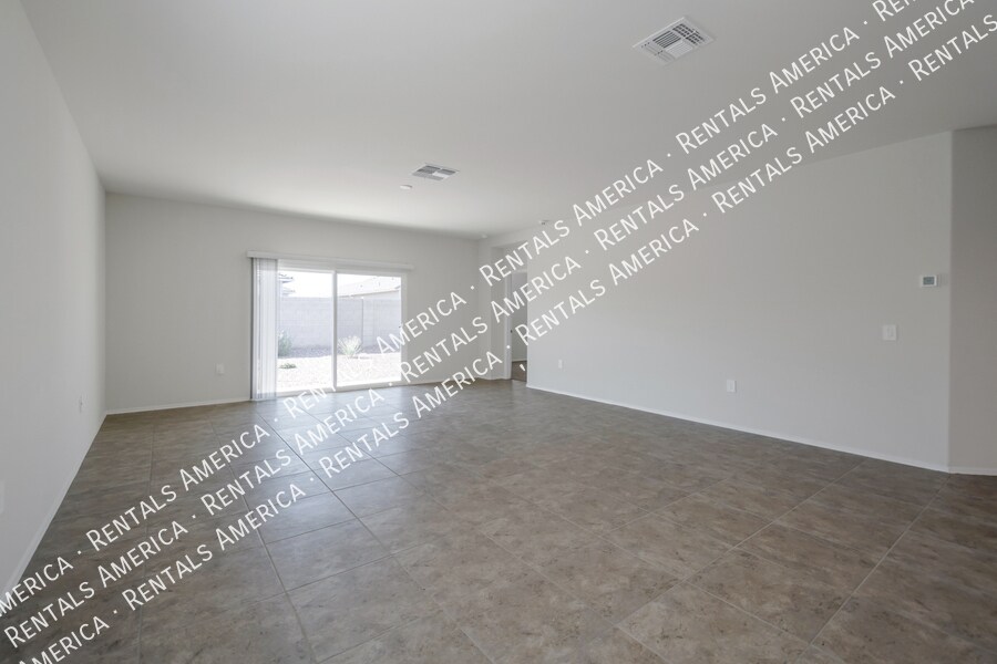 Building Photo - 4655 W Basil Ave