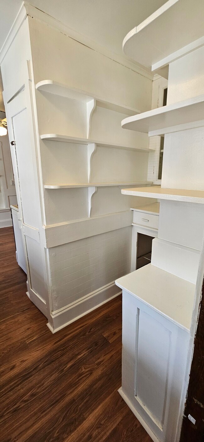 Building Photo - 96 Central St