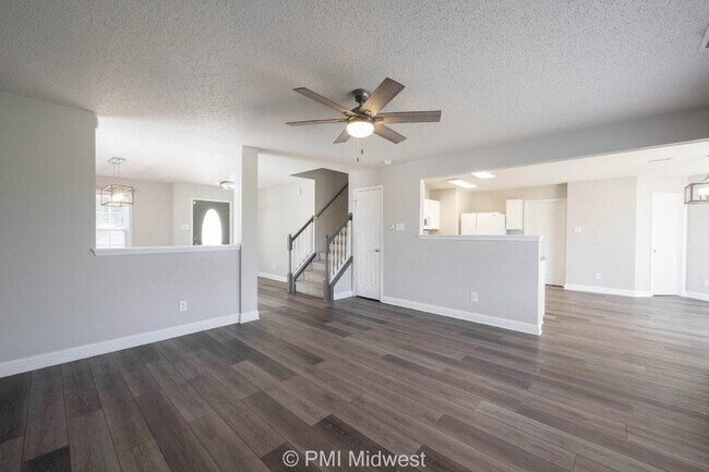 Building Photo - Charming 3-Bedroom Home with 2.5 Baths - Greenfield, IN!
