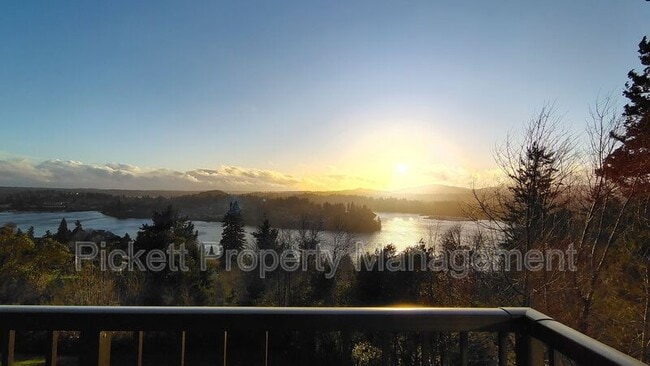 Building Photo - 3340 Narrows View Ln NE