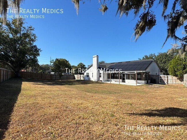 Building Photo - 2601 Bridle Dr