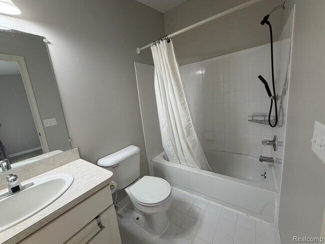 Building Photo - 758 Sandalwood Dr