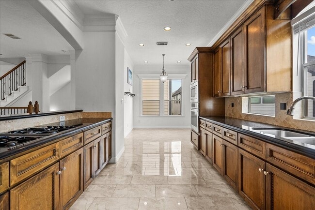 Building Photo - 6118 Tyne St