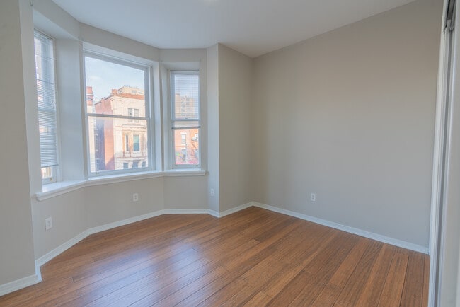 Building Photo - 1514 W Girard Ave