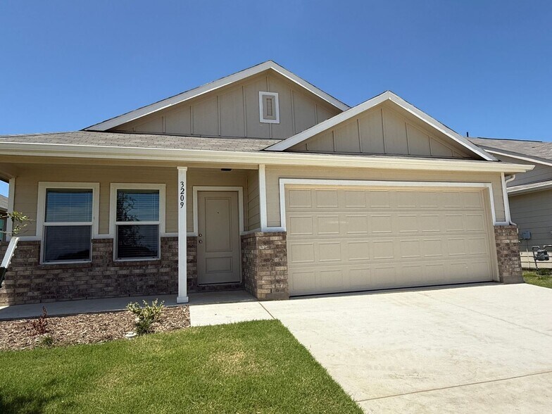 Primary Photo - 3209 Tokara St