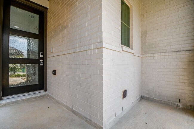 Building Photo - 943 Malibu Shr Ln