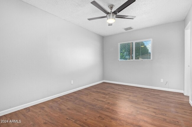 Building Photo - 6134 W Mulberry Dr
