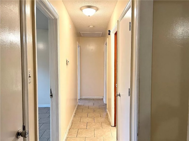 Building Photo - 2226 Formosa Cir