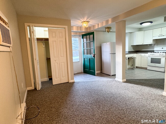 Building Photo - 251 Main St