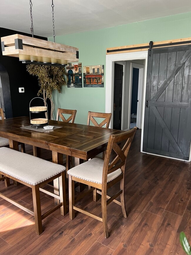 Building Photo - 3020 Parnell Ave