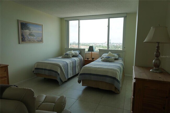 Building Photo - 6322 Palma Del Mar Blvd S