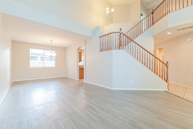 Building Photo - 5781 Magini Ave