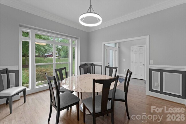 Building Photo - 578 Normandy Rd