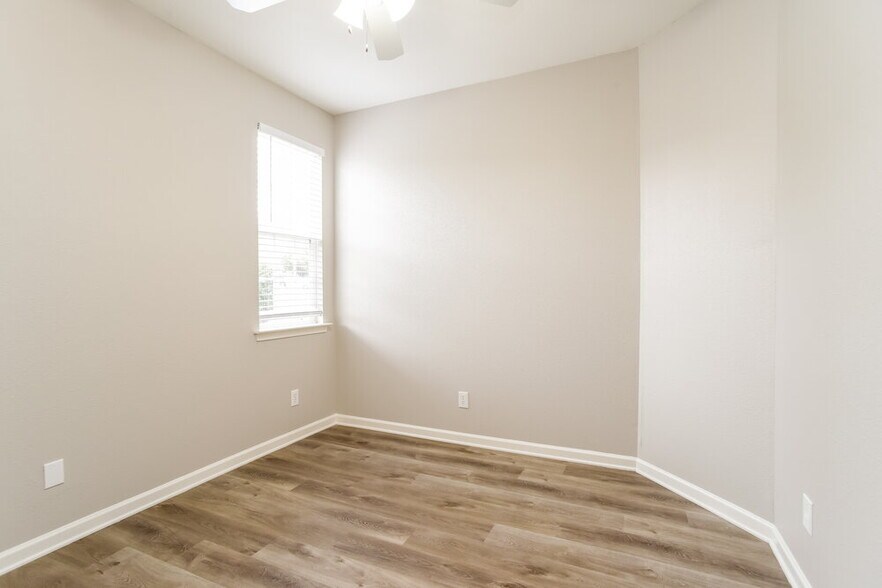 Building Photo - 13509 Quiet Stream Ct