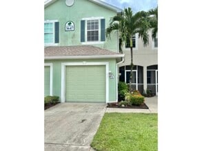 Building Photo - Move-in ready!  3 bedroom/2.5 Bath Townhom...