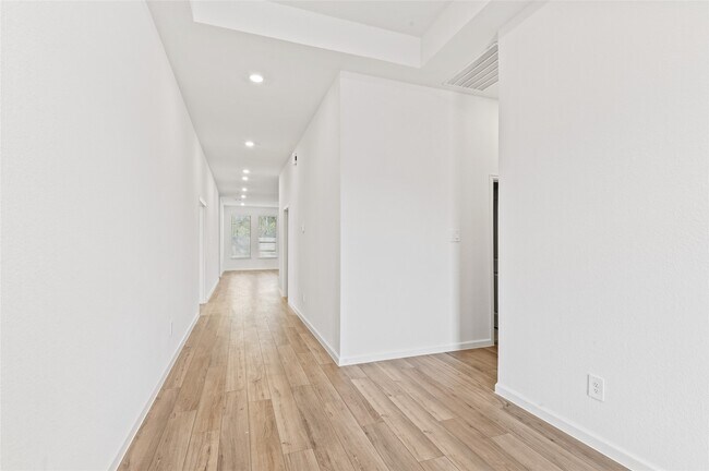 Building Photo - 18211 Saffron Sun St