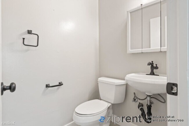 Building Photo - 4 br, 2.5 bath Townhome - 32259 Mercury Wa...