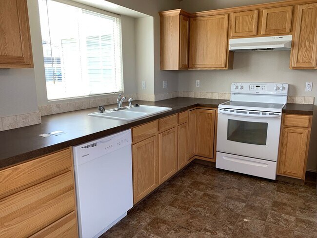 Building Photo - Adorable 3 bed 2 bath home in a quite Cald...