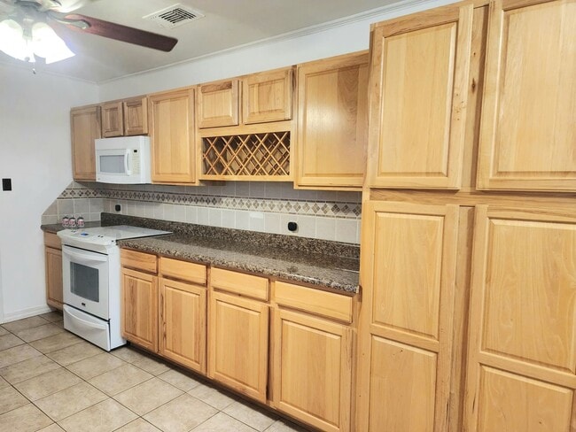 Building Photo - 1209 Libra Dr