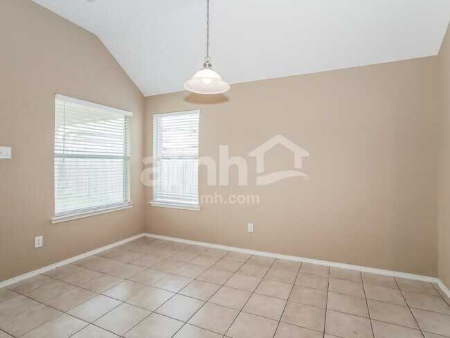 Building Photo - 2024 Shady Glen Trail