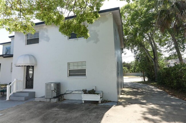 Building Photo - 749 S Ridgewood Ave