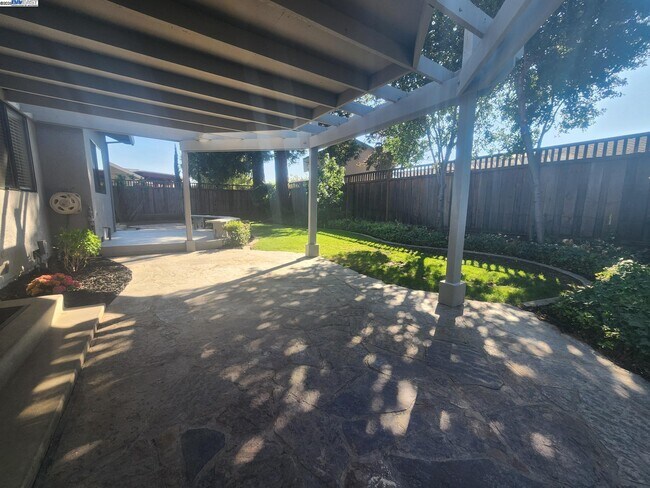 Building Photo - 2910 Yorkshire Ct